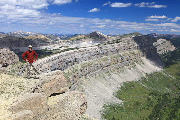 The Chinese Wall In Montana Is A Bucket List Worthy Hike With Epic